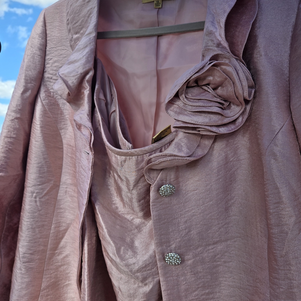 Elegant Pink Women's Jacket with Floral Detail